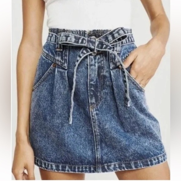 Abercrombie & Fitch Jean Skirt Women’s Size 4 US Blue Denim Belted Short Mini - Picture 4 of 8